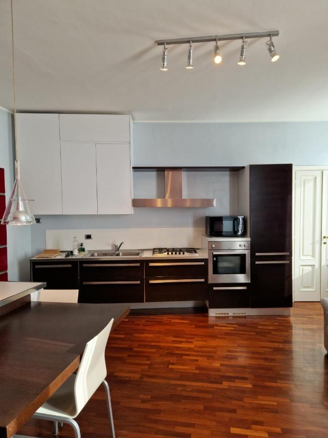 Cozy Flat Mins Walk To Navigli And Metro Porta Genova Lägenhet Milano Exteriör bild